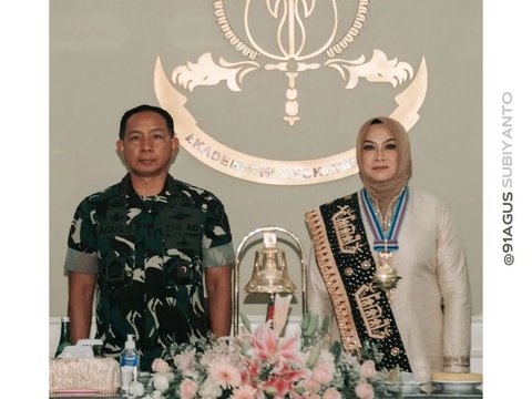 Anggun dan Cantik, Momen Istri Panglima Jenderal Agus Subiyanto jadi Ibu Kehormatan Taruna Akademi TNI