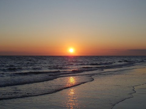 2. Pantai Cangkring