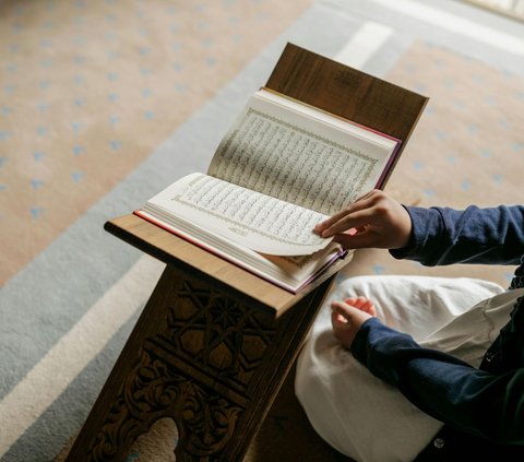 38 Words Welcoming Ramadan in Arabic, Strengthening Brotherhood among Muslims