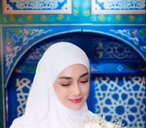 Comfortable Wearing Hijab, Celine Evangelista Reveals Her Religion