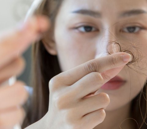 Berapakah Normalnya Rambut Rontok yang Boleh Ada di Kamar Mandi?