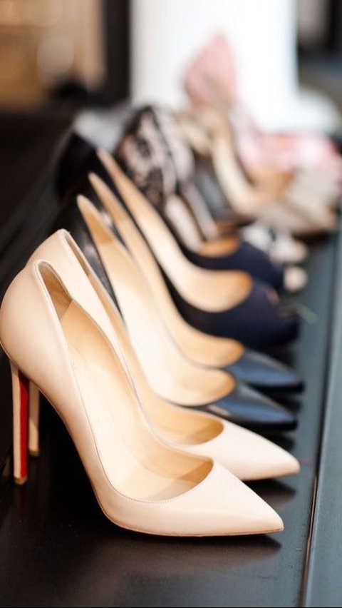 <b>Sepatu Hak Tinggi: Penampilan Feminin dan Anggun</b>