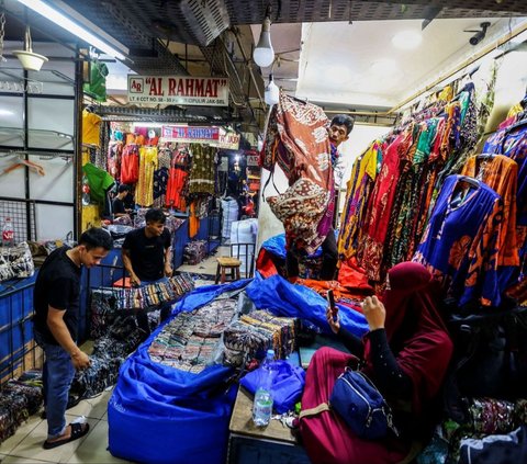 Mereka juga berupaya untuk meningkatkan kualitas produk mereka agar pembeli merasa puas dengan pembelian mereka. Foto: Liputan6.com / Angga Yuniar<br>