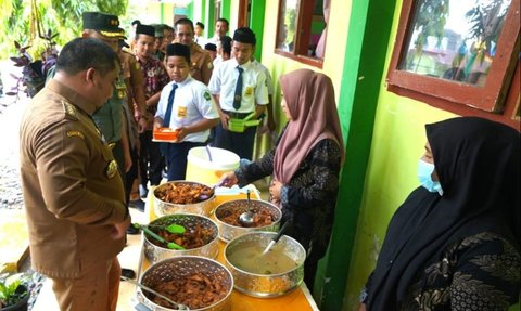 Gaduh Dana Bos untuk Program Makan Siang Gratis Prabowo-Gibran, Begini Penjelasan Airlangga