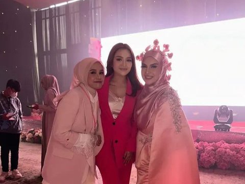 Deretan Seleb Tanah Air saat Hadir di Acara Irish Bella, Kompak Kenakan Dress Code Pink