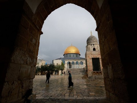 Israel Allows Muslims to Worship at Al Aqsa Mosque During Ramadan, But Only in the First Week