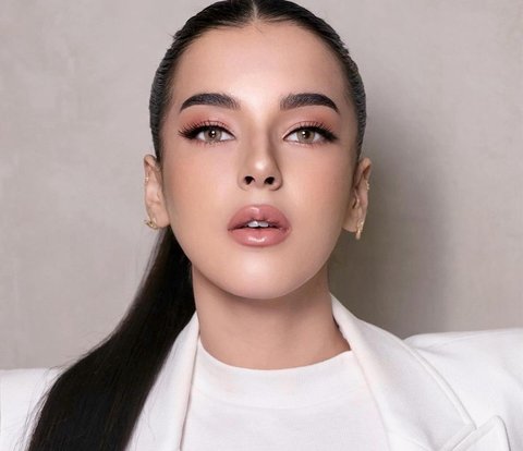 Potret Makeup Tasya Farasya ala The Kardashians Versi Arab