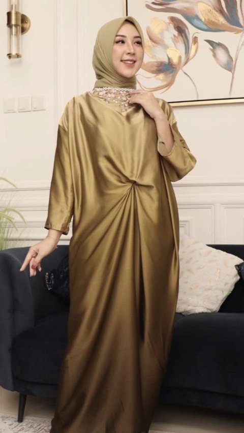Display Elegant with Kaftan Dress
