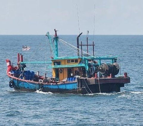 Polisi Tangkap Kapal Pencuri Ikan Berbendera Malaysia di Selat Malaka Kepri