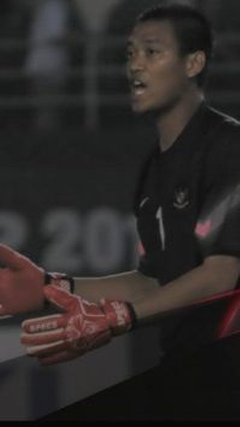 While at the senior level, Kurnia Meiga twice led the Garuda squad to finish as the runner-up in the AFF Cup 2010 and 2016.