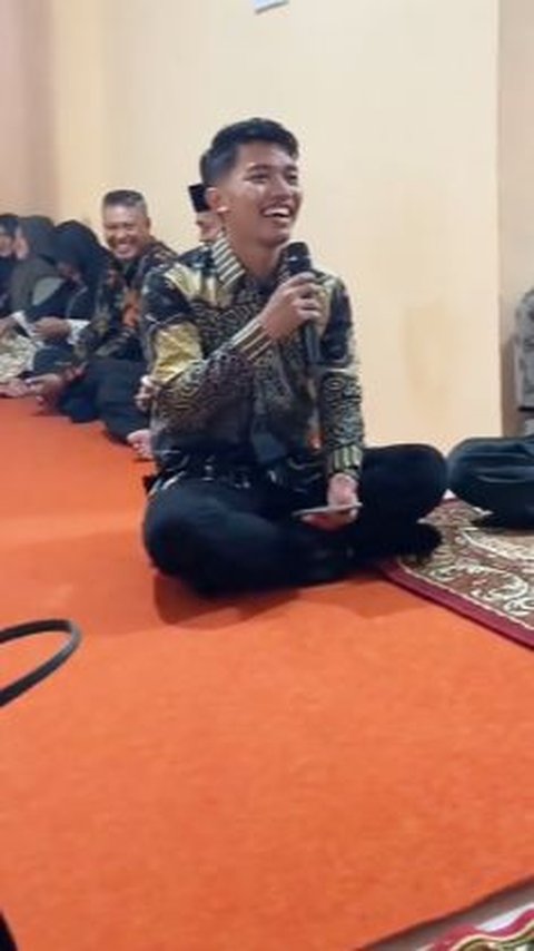 Lamar Kekasih, Cowok Ini Beberkan Kepribadian Pacar yang Bikin Ngakak di Hadapan Keluarga Besar