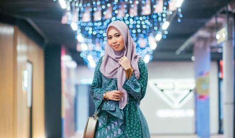 <b>Baju Kurung Perempuan</b>