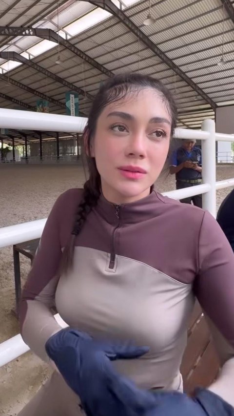 Potret Celine Evangelista Cantik Glowing Meski Berkeringat Usai Latihan Berkuda, Bodygoalsnya Curi Perhatian