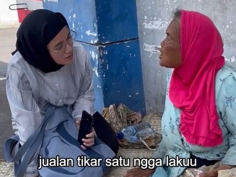 Kisah Haru Nenek Penjual Tikar Anyaman, Dagangan Tak Kunjung Laku hingga Rela Tidur di Trotoar