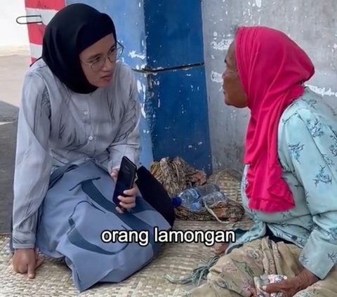 Kisah Haru Nenek Penjual Tikar Anyaman, Dagangan Tak Kunjung Laku hingga Rela Tidur di Trotoar