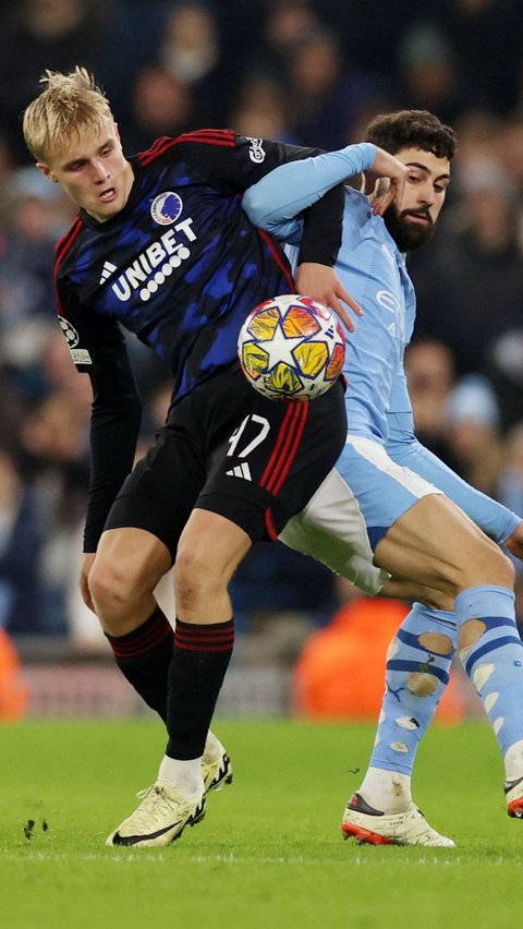 Dengan kemenangan agregat 6-2, Manchester City berhak melaju ke babak perempat final Liga Champions 2023/2024. Foto: REUTERS/Phil Noble<br>