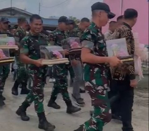 Momen Prajurit TNI Lamaran Diantar Komandan Bukan sama Ortu, Temannya Kompak Bawa Seserahan