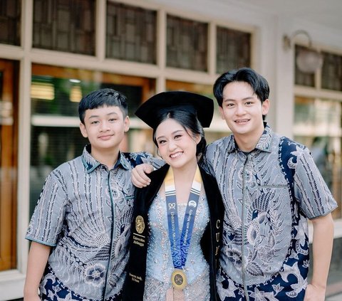 Intip Profil Vannesa Audy, Adik Randy Martin yang Diwisuda dengan Predikat Cumlaude