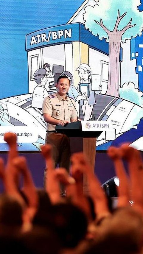 Menteri AHY Kaget Seragam Baru Dijahit Baliho Sudah Pakai Seragam Bintang Empat