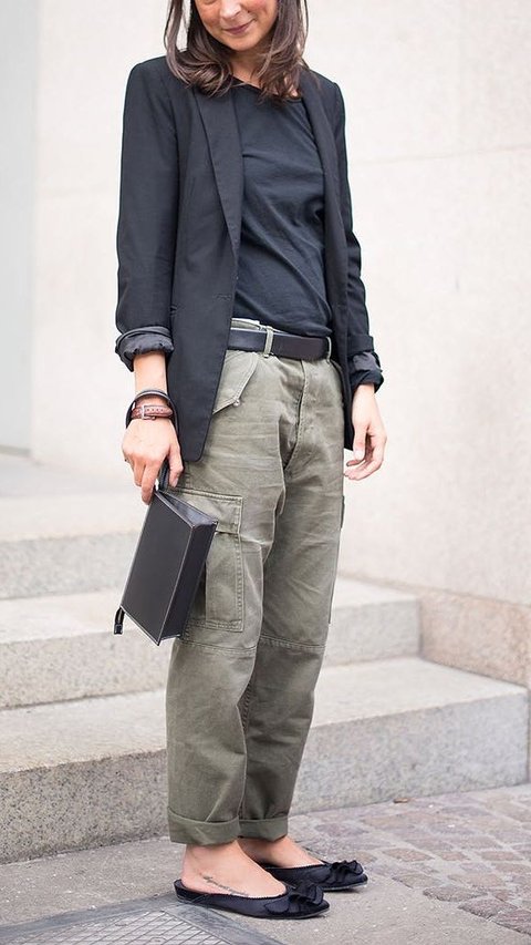 Tips Choosing Women's Cargo Pants and How to Match Them Beautifully to Boost Confidence