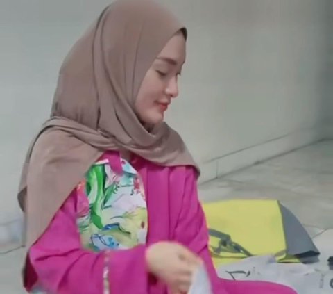 Jarang Tampil di TV, Zaskia Gotik kini Jualan Hijab dan Baju Muslim 'No Malu-Malu'