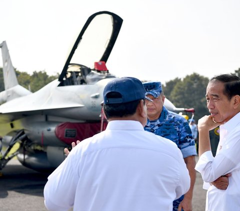 Momen Jokowi dan Prabowo Meneropong Pesawat Tempur di Pangkalan TNI AU Iswahjudi Jatim