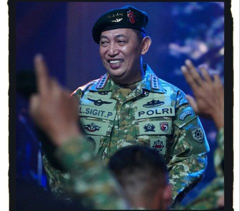 Kedatangan Panglima TNI dan Kapolri ini disambut hangat oleh Kepala Staf Komando Cadangan Strategis Angkatan Darat (Kakostrad) Mayor Jenderal TNI Farid Makruf. <br>