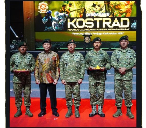 Momen Panglima TNI & Kapolri Bertemu Eks Panglima, Postur Tubuh Sang Jenderal Senior Jadi Sorotan