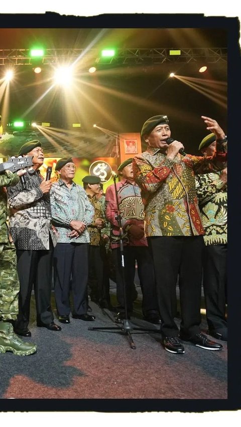 Kehadiran Wiranto pun mencuri perhatian masyarakat. Terlebih, sang Jenderal Senior masih tampak begitu tegap.<br>