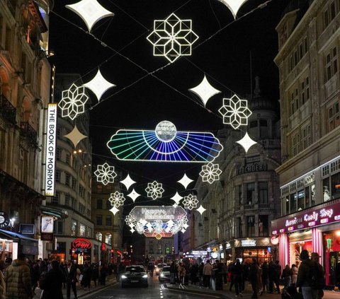 FOTO: Cantiknya Gemerlap Lampu Ramadan Hiasi Jalanan di London