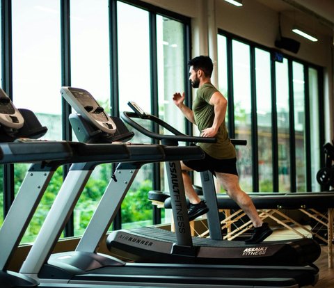 3 Penyebab Munculnya Jerawat Ketika Sering Pergi ke Gym