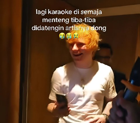 Moments of Ed Sheeran 'Bursting In' Karaoke Place and Singing Along with Fans in Jakarta