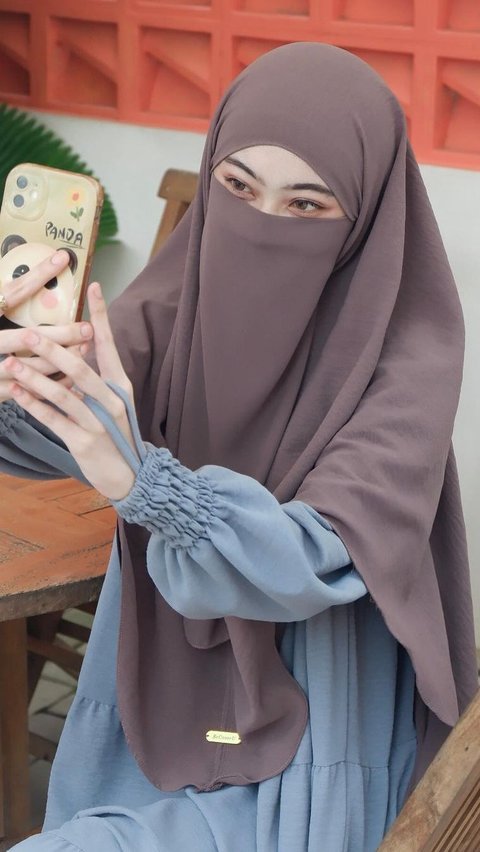 Tampil Syar'i dengan Hijab Model Khimar Instan