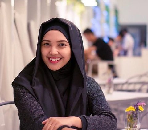 14 Inspirasi Model Fashion Hijab untuk Lebaran, Bikin Kamu Makin Cantik