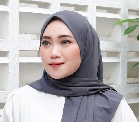 14 Inspirasi Model Fashion Hijab untuk Lebaran, Bikin Kamu Makin Cantik