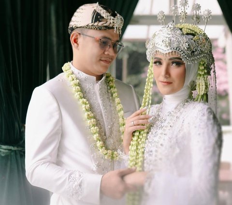 Congratulations! Nadya Mustika, former contestant of Rizky D'Academy, is pregnant with her second child
