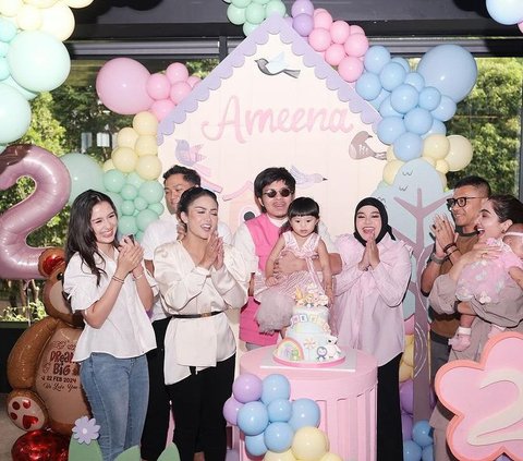 So Luxurious! Take a Peek at Ameena Putri Aurel Hermansyah and Atta Halilintar's Birthday Souvenirs, There's Gold in Them