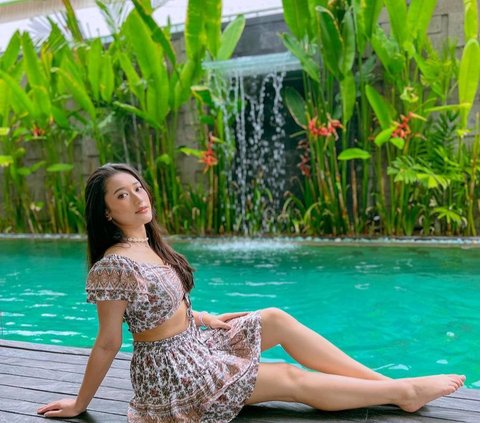 Vacation to Bali, Here are 9 Photos of Amanda Caesa Showing off her Body Goals