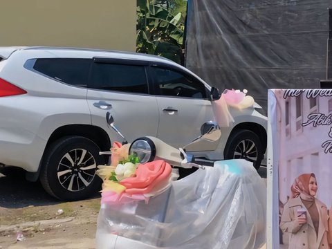 Sensational! Extravagant Wedding in Pati, Starting from Dispenser, AC, Refrigerator to Vespa, Car, and One Truckload of Groceries