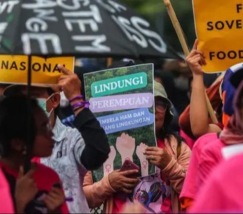 FOTO: Aksi Ribuan Aktivis Perempuan Unjuk Rasa Peringati Hari Perempuan Internasional