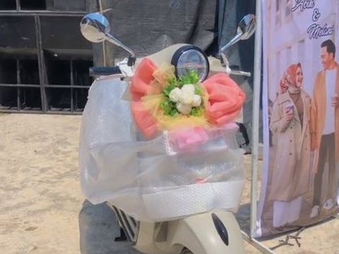 Luxurious Wedding Dowry Goes Viral in Pati, from Vespa Matic to Furniture, Feels Like Moving House