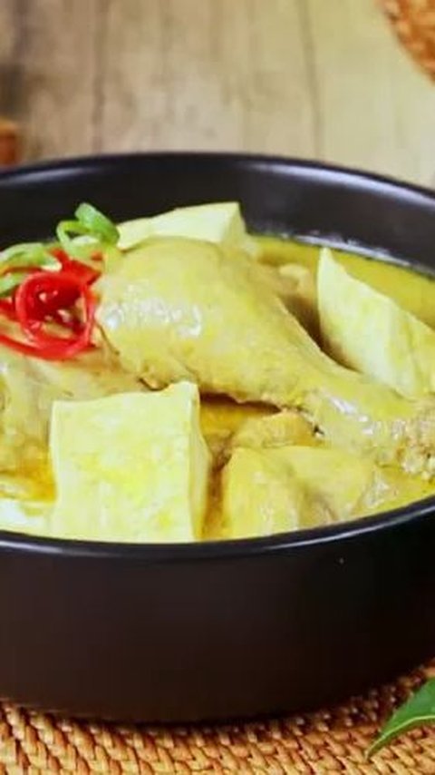 2. Opor Ayam Tahu