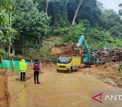 16 Korban Banjir Bandang dan Longsor di Pesisir Selatan Ditemukan Meninggal Dunia