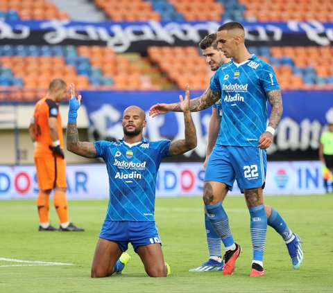 Persib Bandung tampil perkasa di hadapan Persija Jakarta. Maung Bandung menang dengan skor 2-1 dalam duel lanjutan BRI Liga 1 2023/2024 di Stadion Si Jalak Harupat, pada Sabtu (9/3/2024). Bola.com/<br>M Iqbal Ichsan