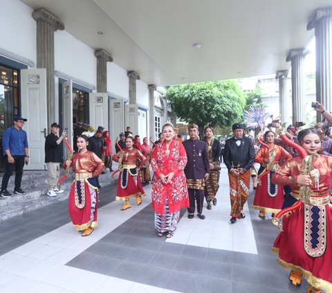 Prosesi Dugderan diawali dengan upacara di halaman Balai Kota Semarang.<br>