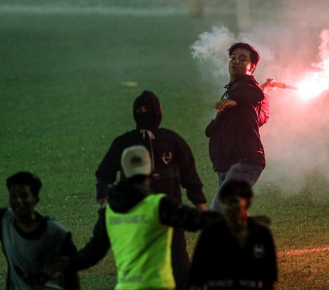 FOTO: Diwarnai Kerusuhan, PSBS Biak Bantai Semen Padang dan Jadi Juara Liga 2 2023/2024