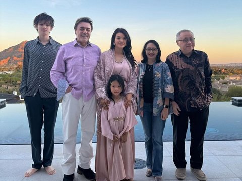 Potret Farah Quinn Buka Puasa Bersama dengan Konsul Jenderal RI di Amerika, Rumah dan Anaknya Bikin Salfok