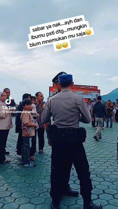 Ortu Tak Hadir saat Momen Kunjungan Pendidikan Polri, Aksi Pria Peluk Siswa Ini Viral Banjir Pujian