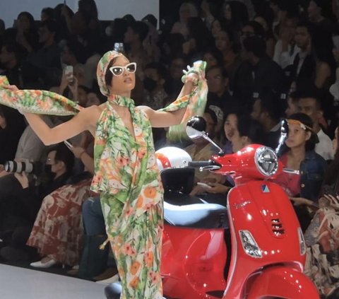 Collection of Colorful Holiday Outfits with Bali's Signature Collaboration between Ghea and Vespa
