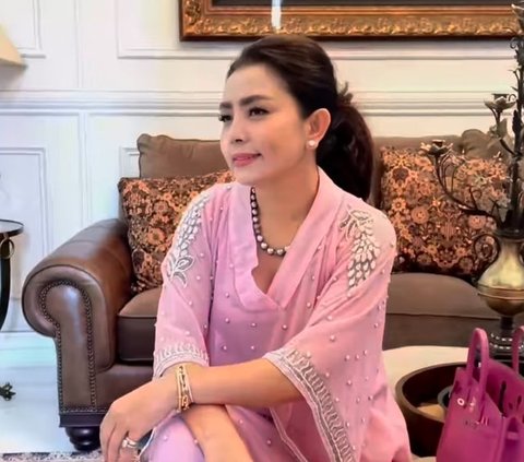 10 Portraits of Mayangsari's Style during Bukber with the Socialite Gang, Captivating in Expensive Kaftan